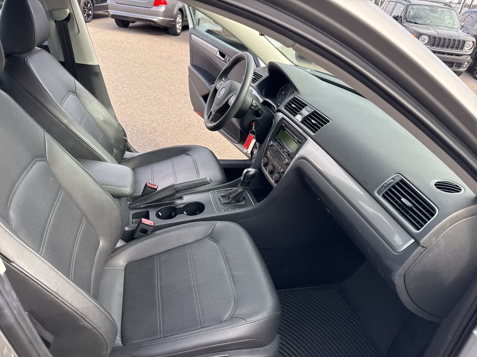 Thumbnail: 2013 Volkswagen Passat - 26