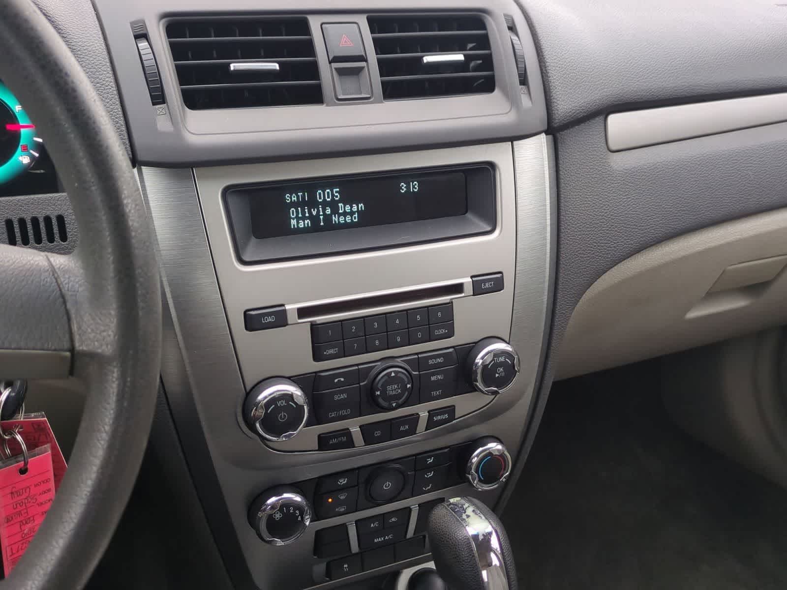 Thumbnail: 2010 Ford Fusion - 27