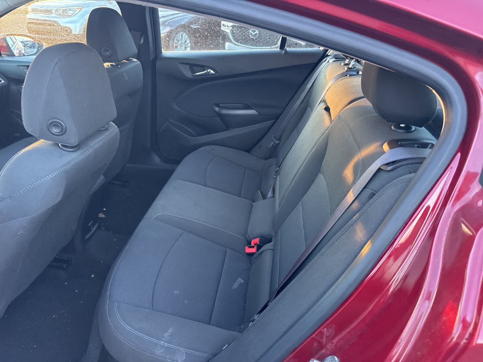 Thumbnail: 2017 Chevrolet Cruze - 17