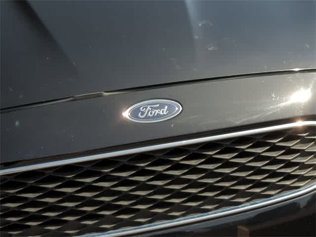 2017 Ford Focus SE 10