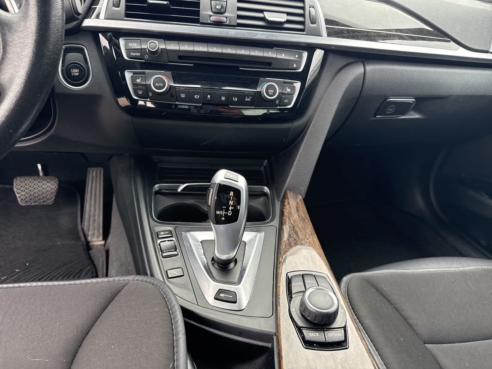 Thumbnail: 2017 BMW 3 Series - 23