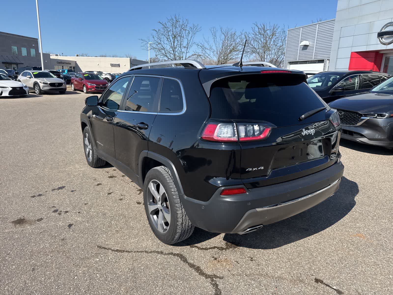 Thumbnail: 2019 Jeep Cherokee - 7