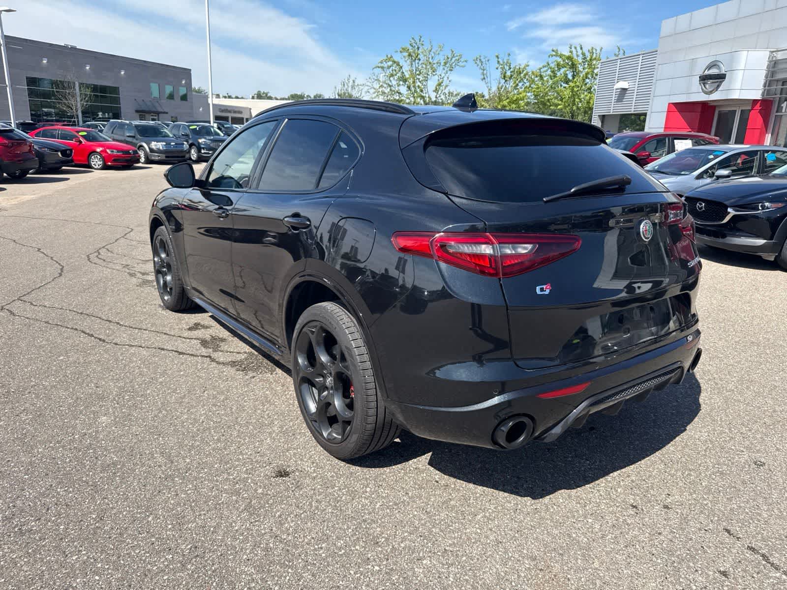 Thumbnail: 2023 Alfa Romeo Stelvio - 6