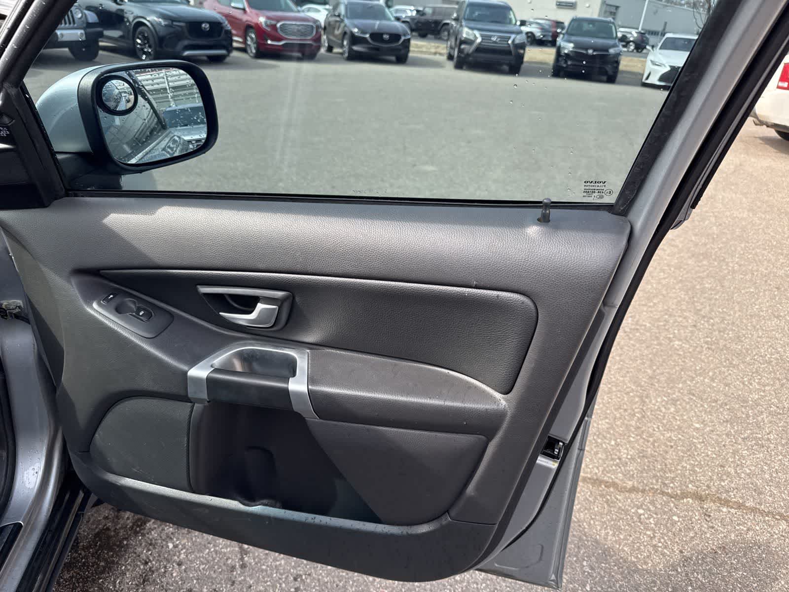 Thumbnail: 2012 Volvo XC90 - 27