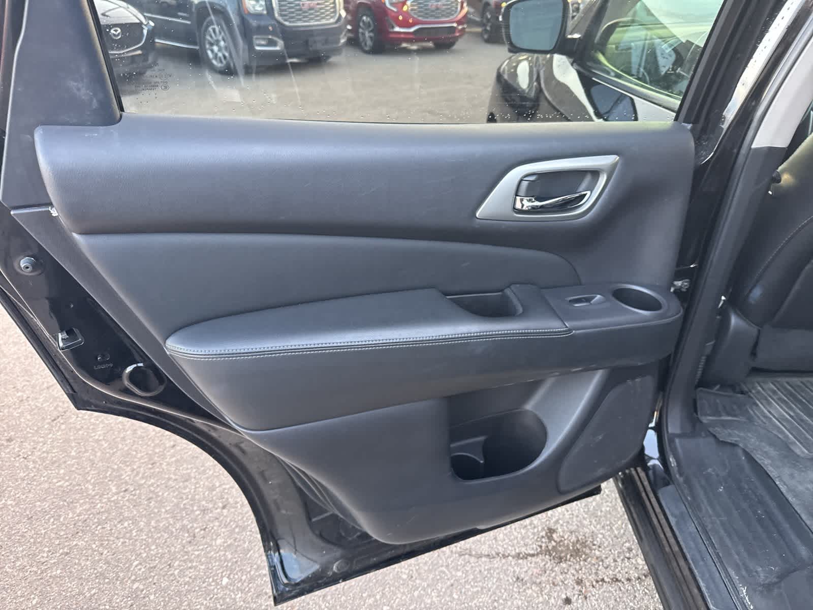 Thumbnail: 2018 Nissan Pathfinder - 18