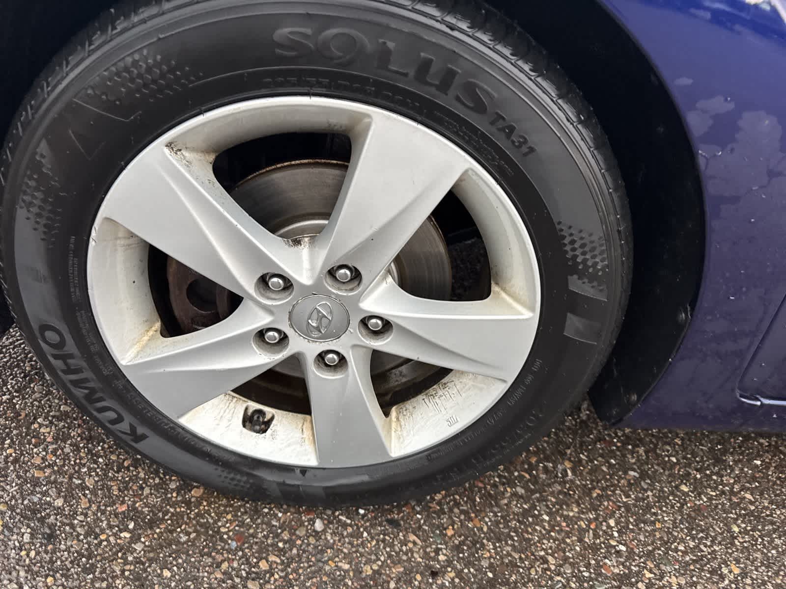 Thumbnail: 2013 Hyundai Elantra - 9