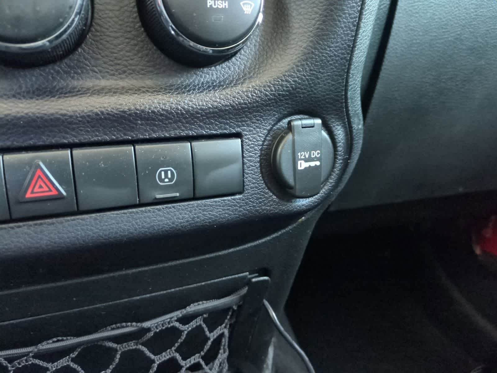 Thumbnail: 2015 Jeep Wrangler - 28