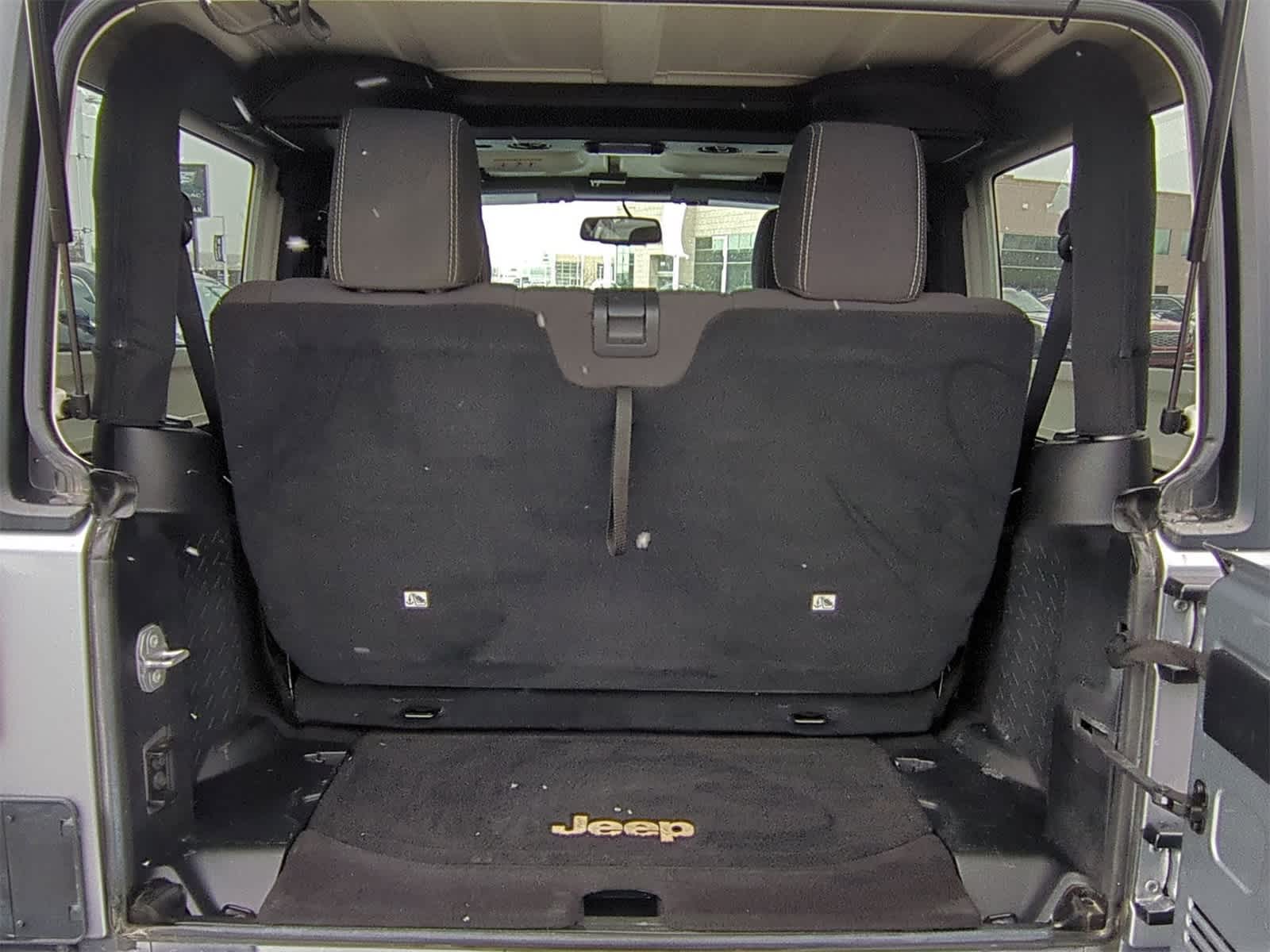 Thumbnail: 2015 Jeep Wrangler - 30