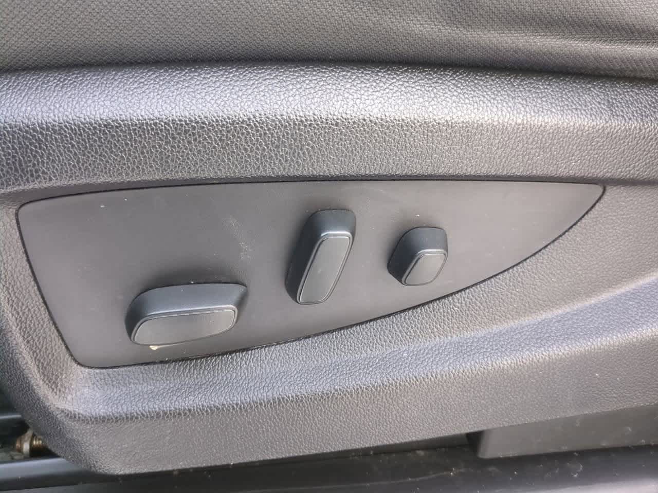 Thumbnail: 2017 Chevrolet Suburban - 16