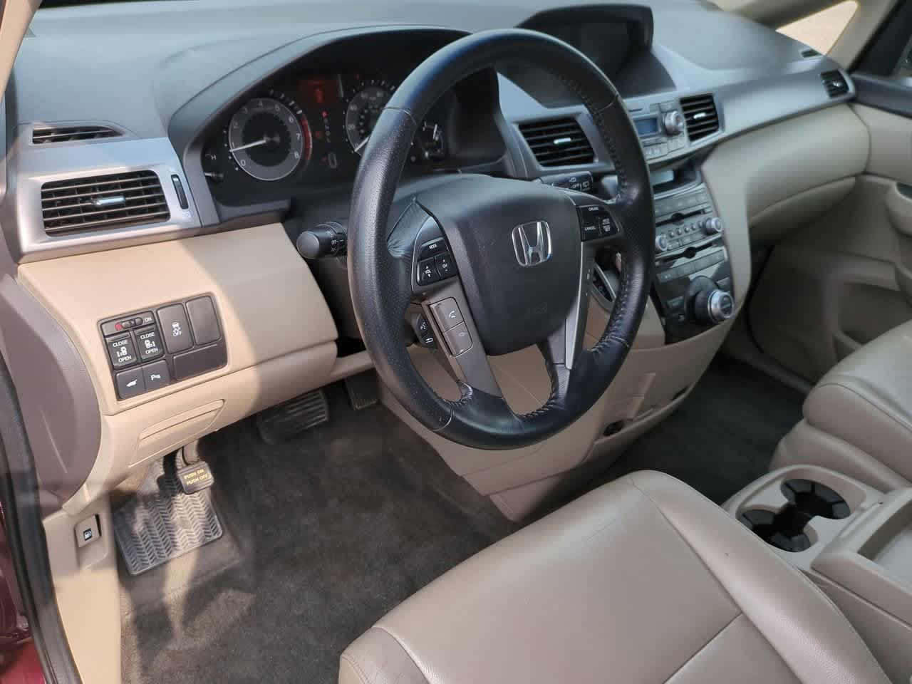 Thumbnail: 2011 Honda Odyssey - 2