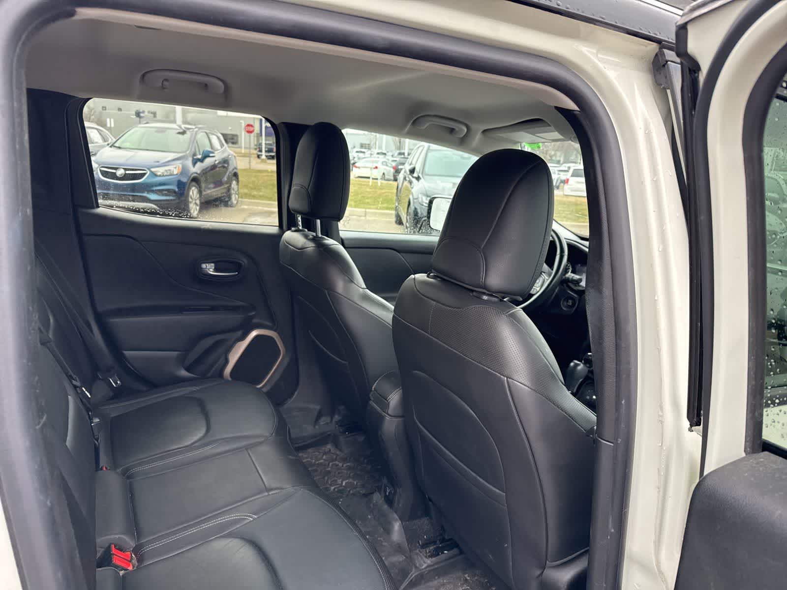 Thumbnail: 2016 Jeep Renegade - 24