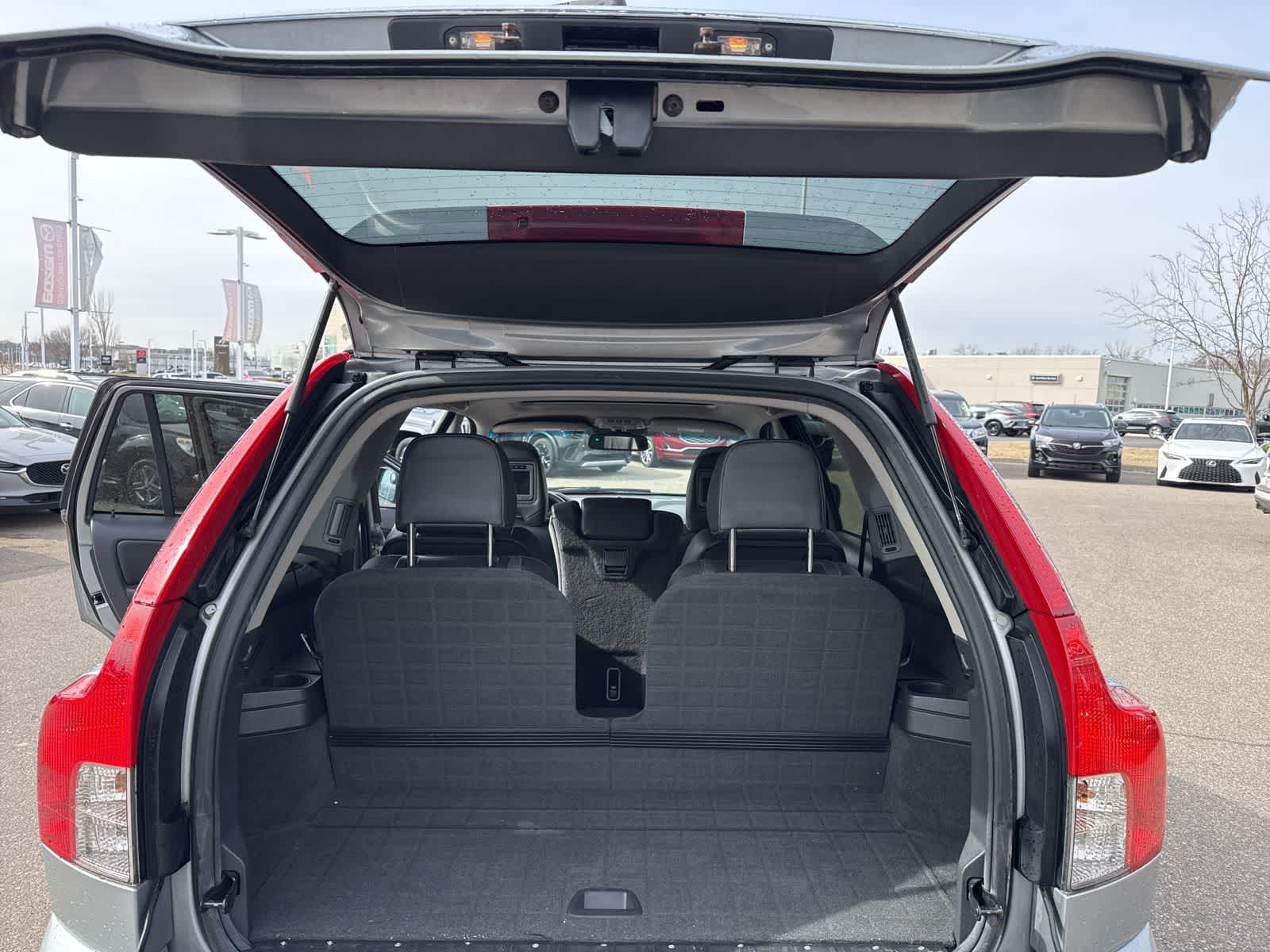 Thumbnail: 2012 Volvo XC90 - 24