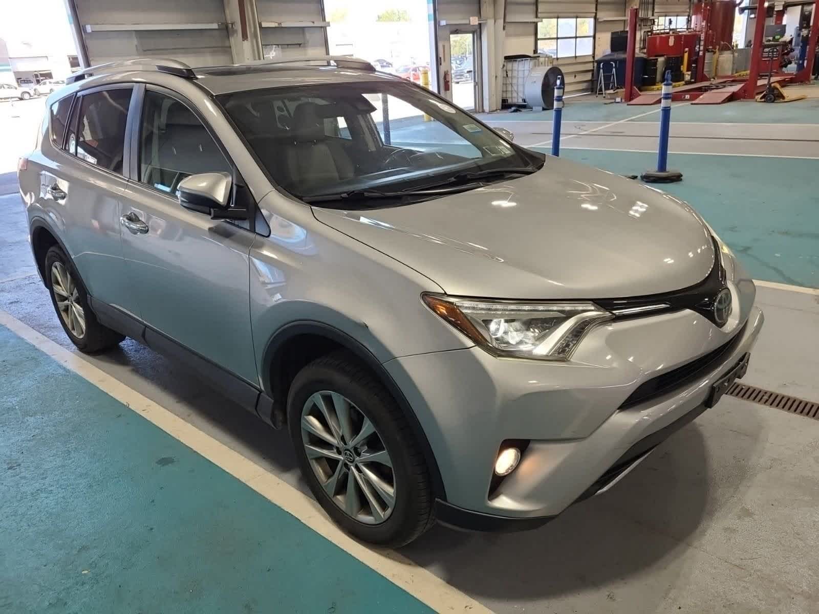 Thumbnail: 2017 Toyota RAV4 - 6
