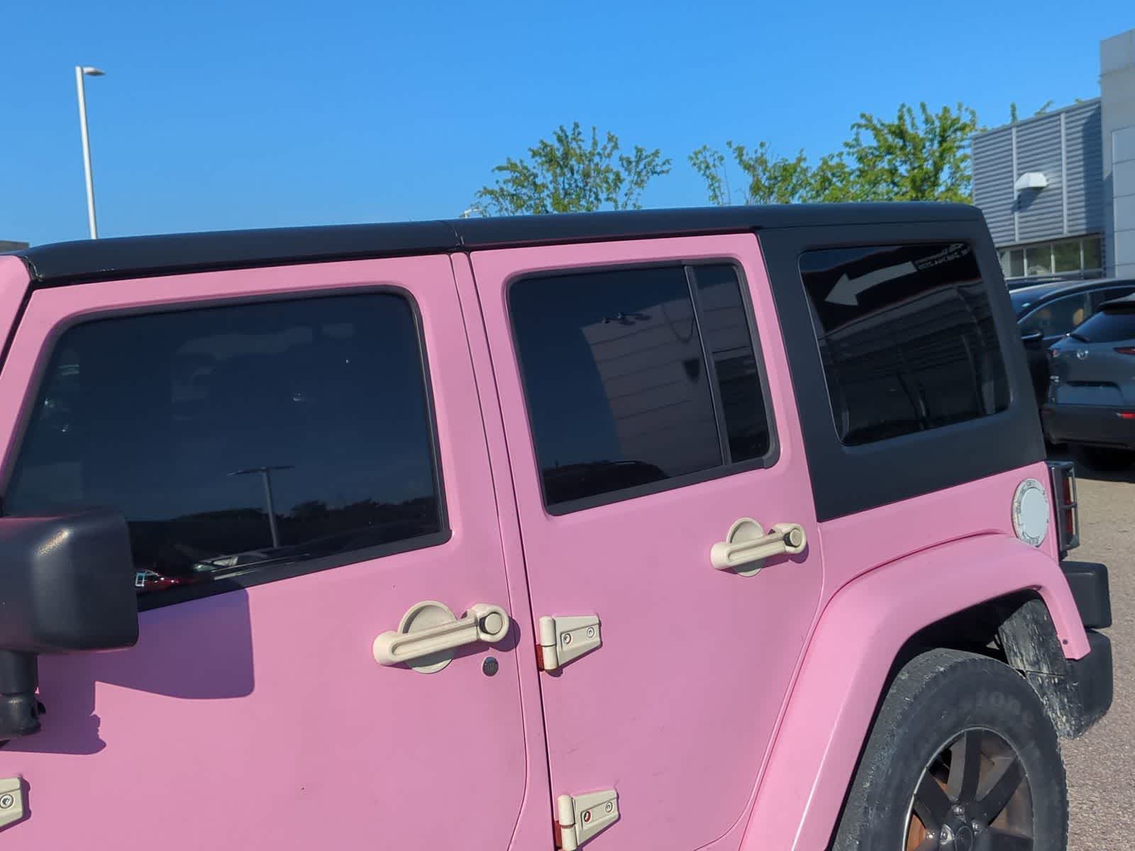 Thumbnail: 2015 Jeep Wrangler - 10