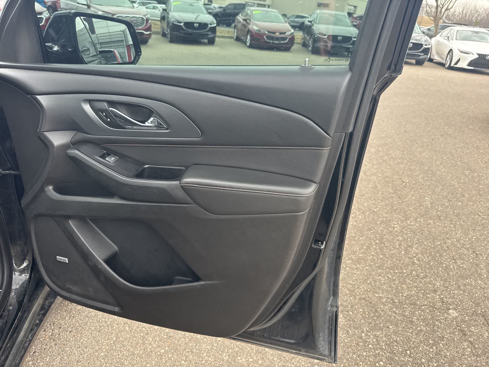 Thumbnail: 2019 Chevrolet Traverse - 28