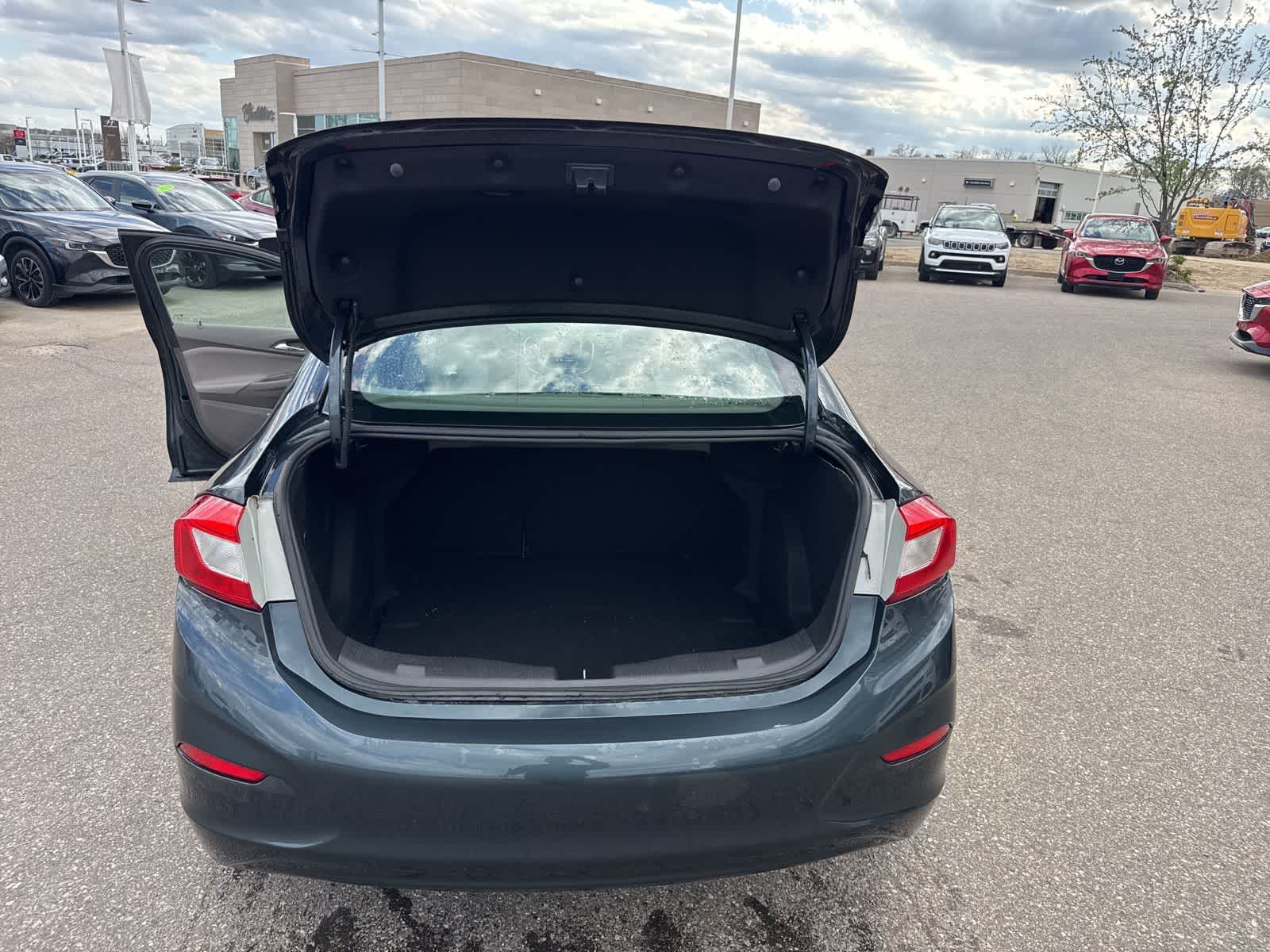 Thumbnail: 2017 Chevrolet Cruze - 23