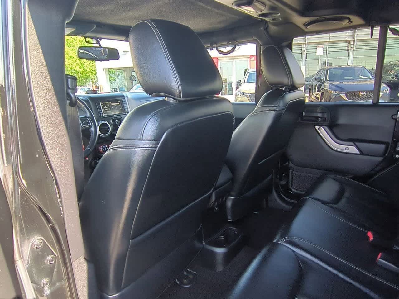 Thumbnail: 2014 Jeep Wrangler - 17