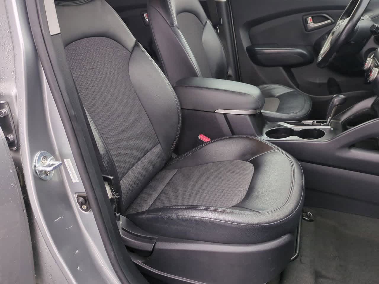 Thumbnail: 2012 Hyundai Tucson - 21