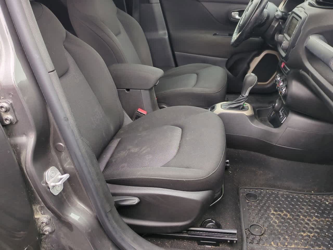 Thumbnail: 2017 Jeep Renegade - 21