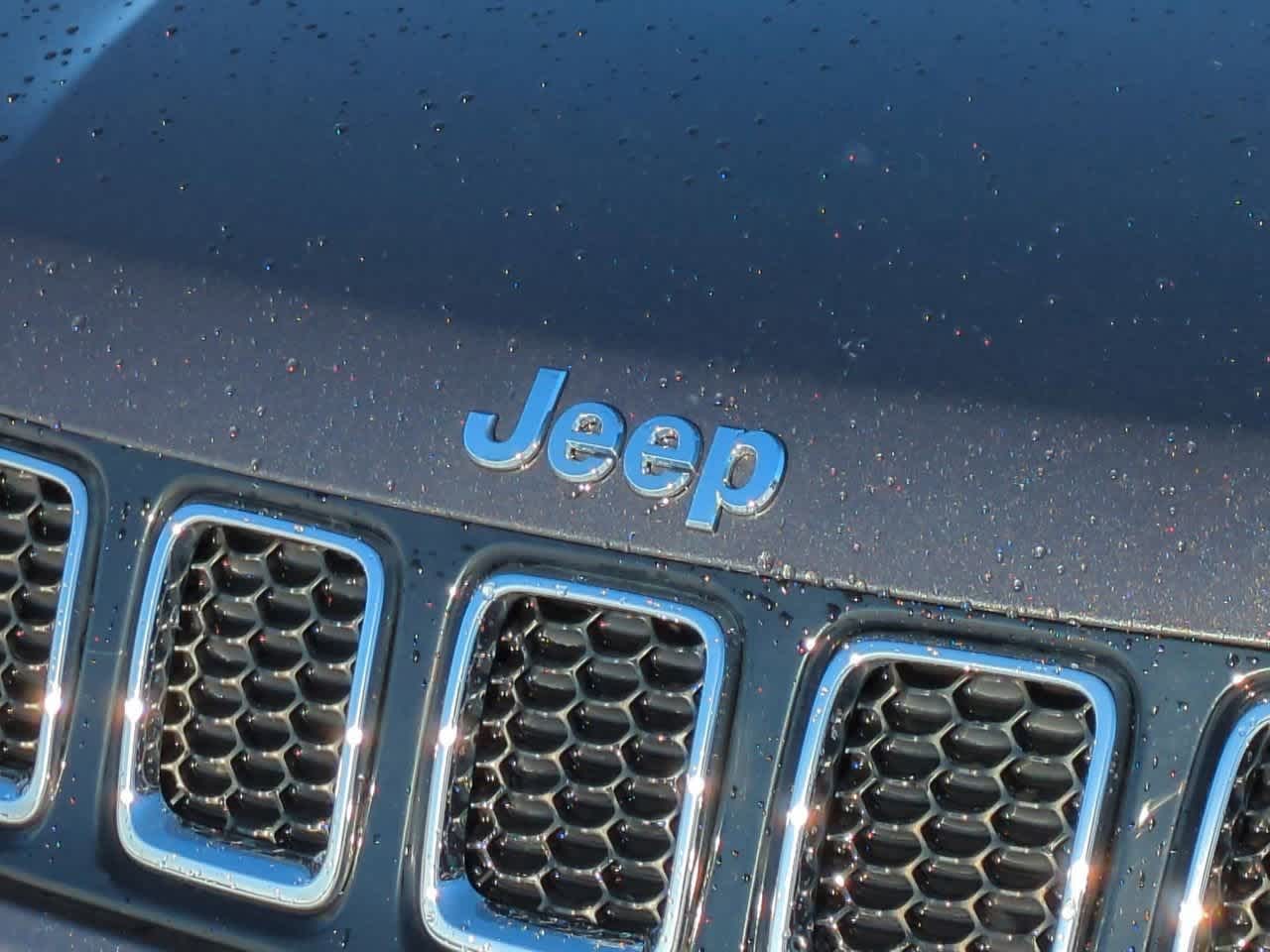 Thumbnail: 2018 Jeep Compass - 8