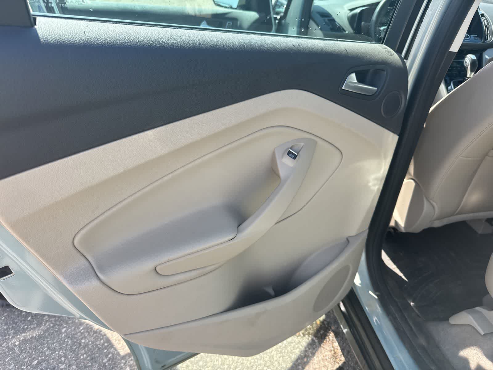 Thumbnail: 2014 Ford C-Max - 18