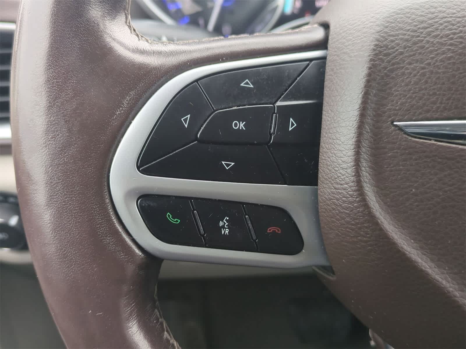 Thumbnail: 2018 Chrysler Pacifica - 24