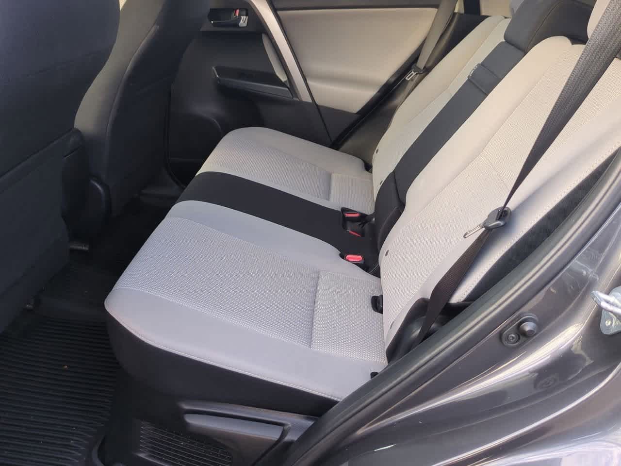 Thumbnail: 2018 Toyota RAV4 - 19