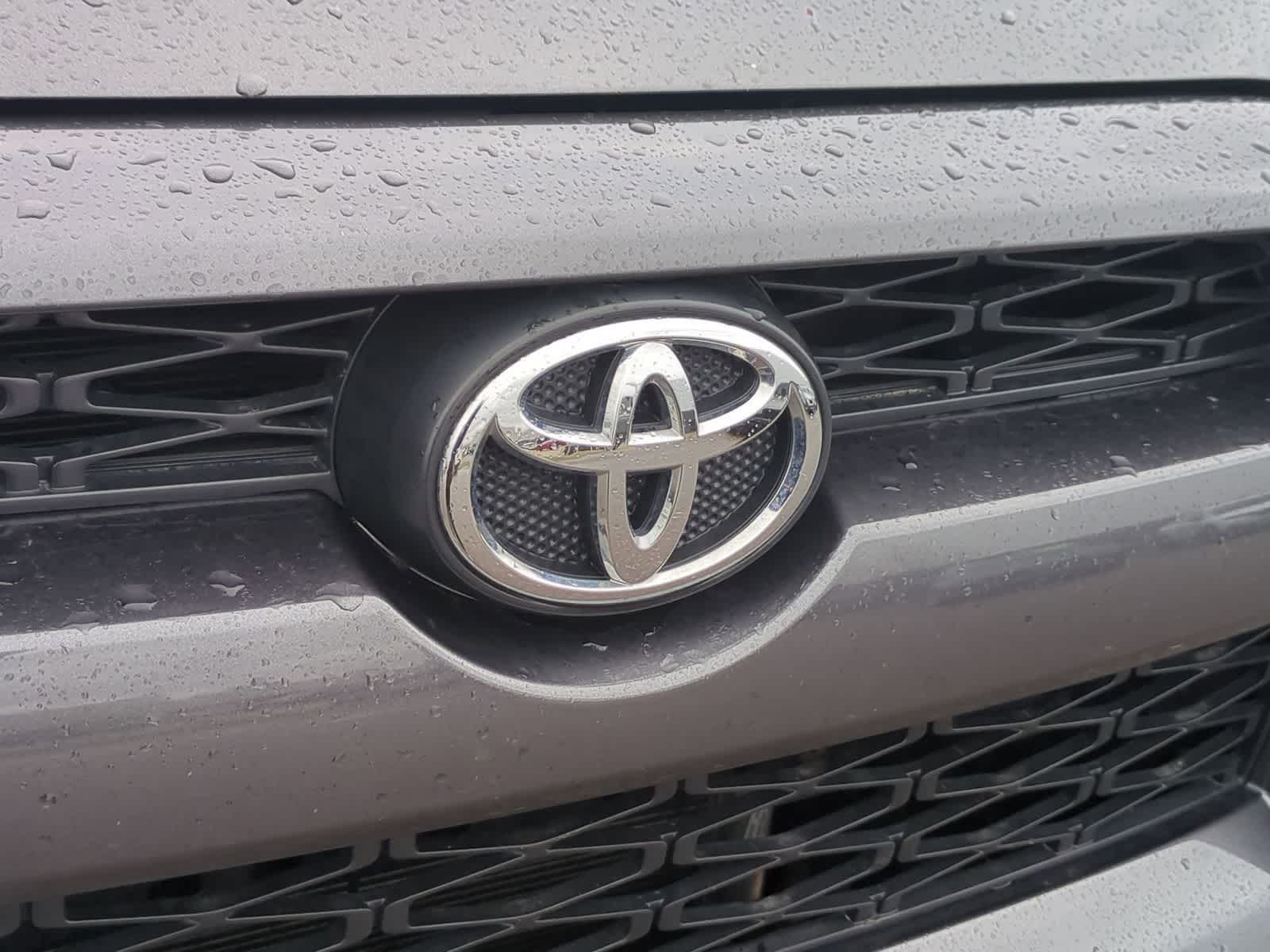 Thumbnail: 2014 Toyota 4Runner - 11