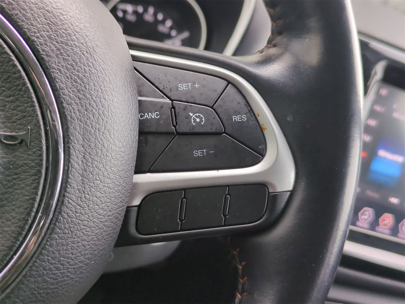 Thumbnail: 2020 Jeep Compass - 23