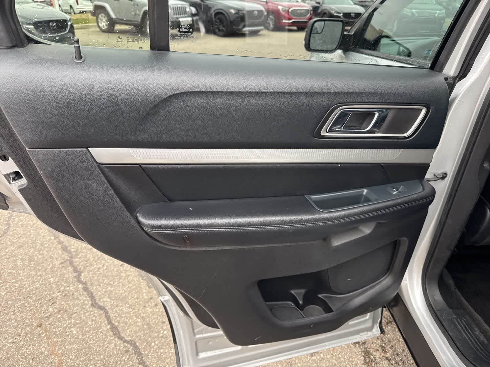 Thumbnail: 2016 Ford Explorer - 18