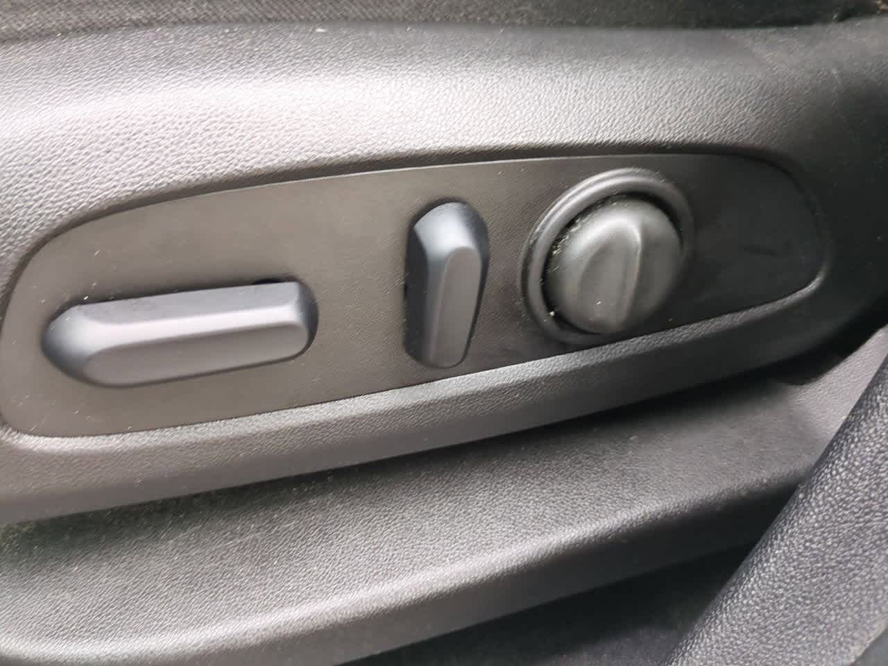 Thumbnail: 2018 Chevrolet Equinox - 16