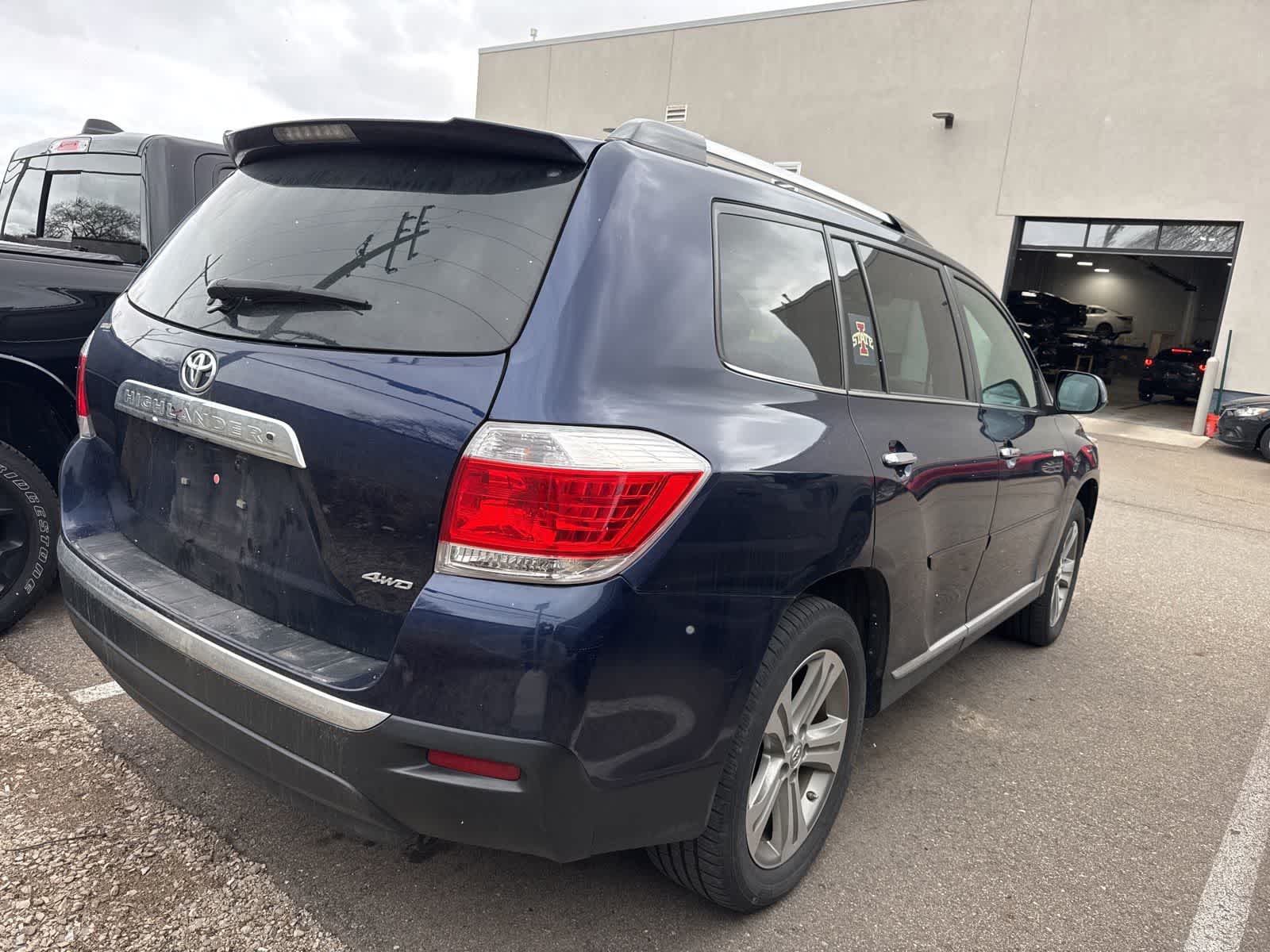 Thumbnail: 2013 Toyota Highlander - 4