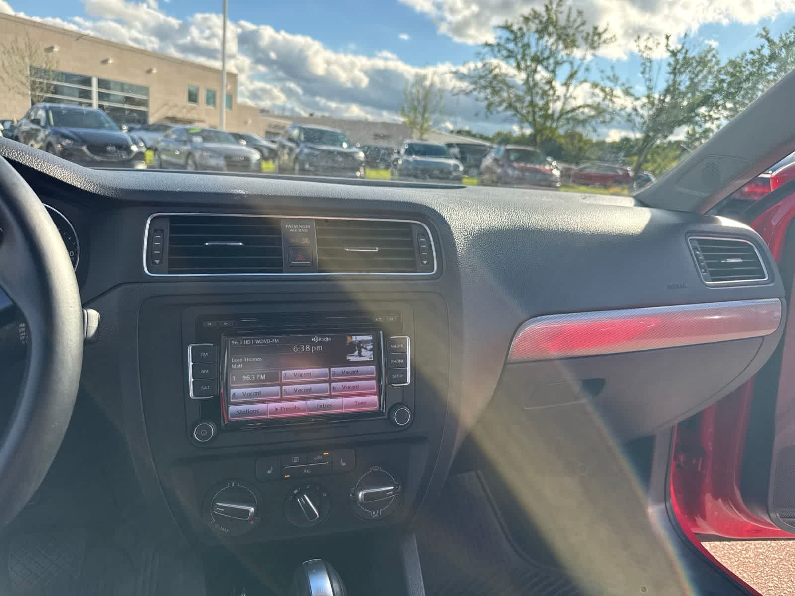 Thumbnail: 2015 Volkswagen Jetta - 21