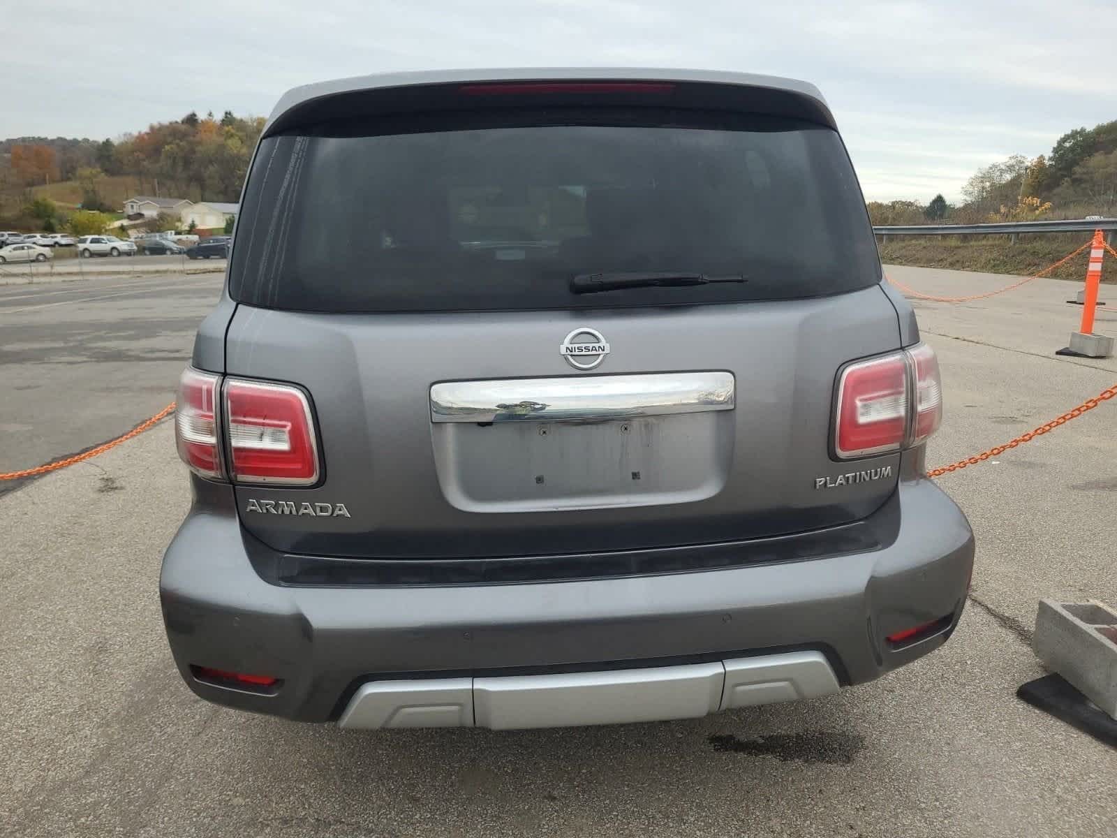 2017 Nissan Armada Platinum photo 3