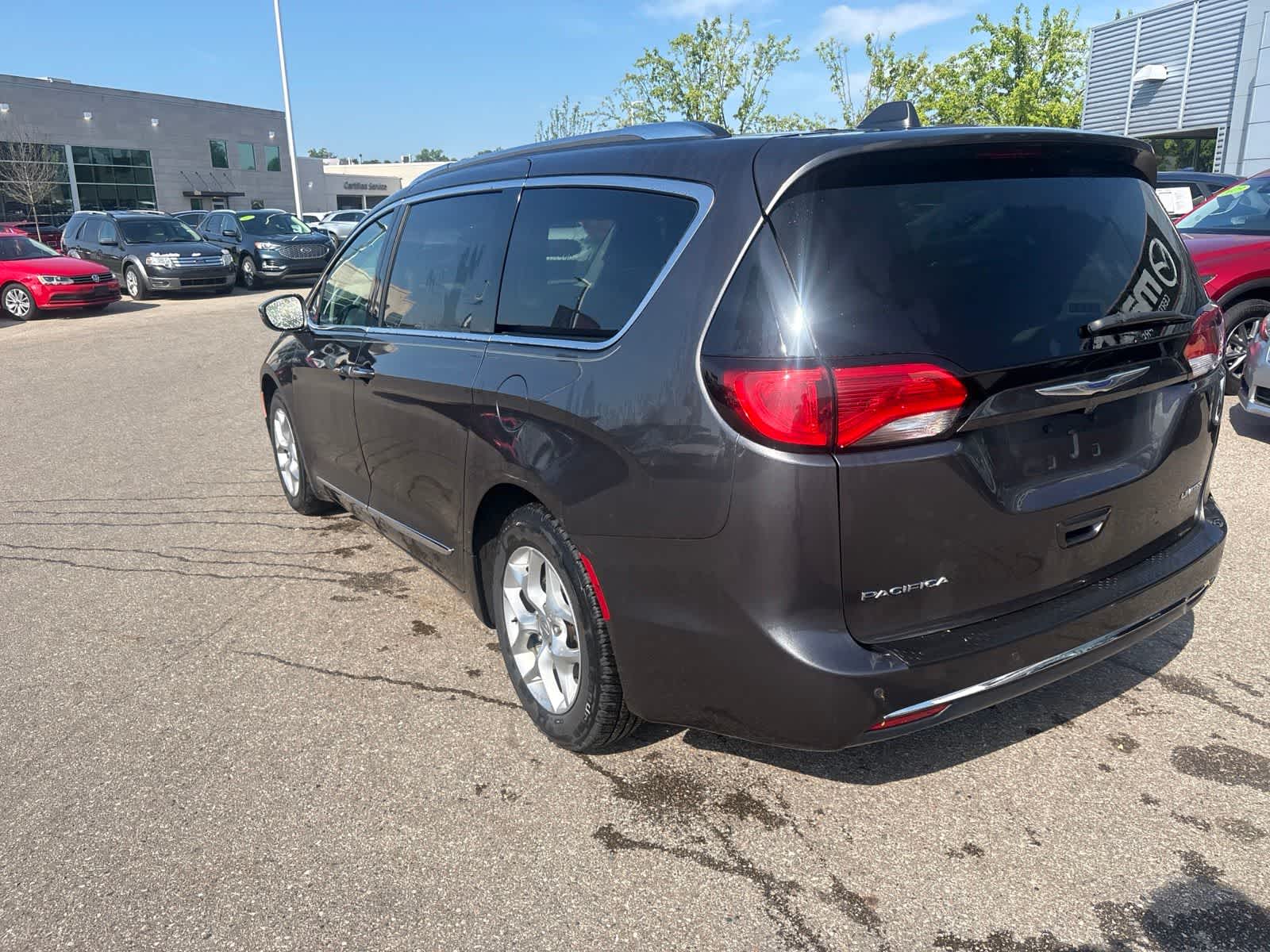 Thumbnail: 2019 Chrysler Pacifica - 7