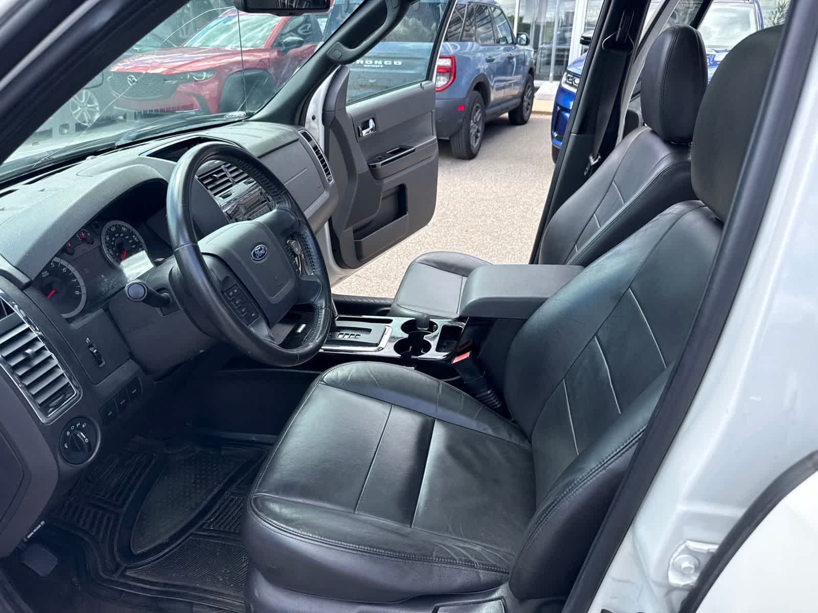 Thumbnail: 2010 Ford Escape - 14