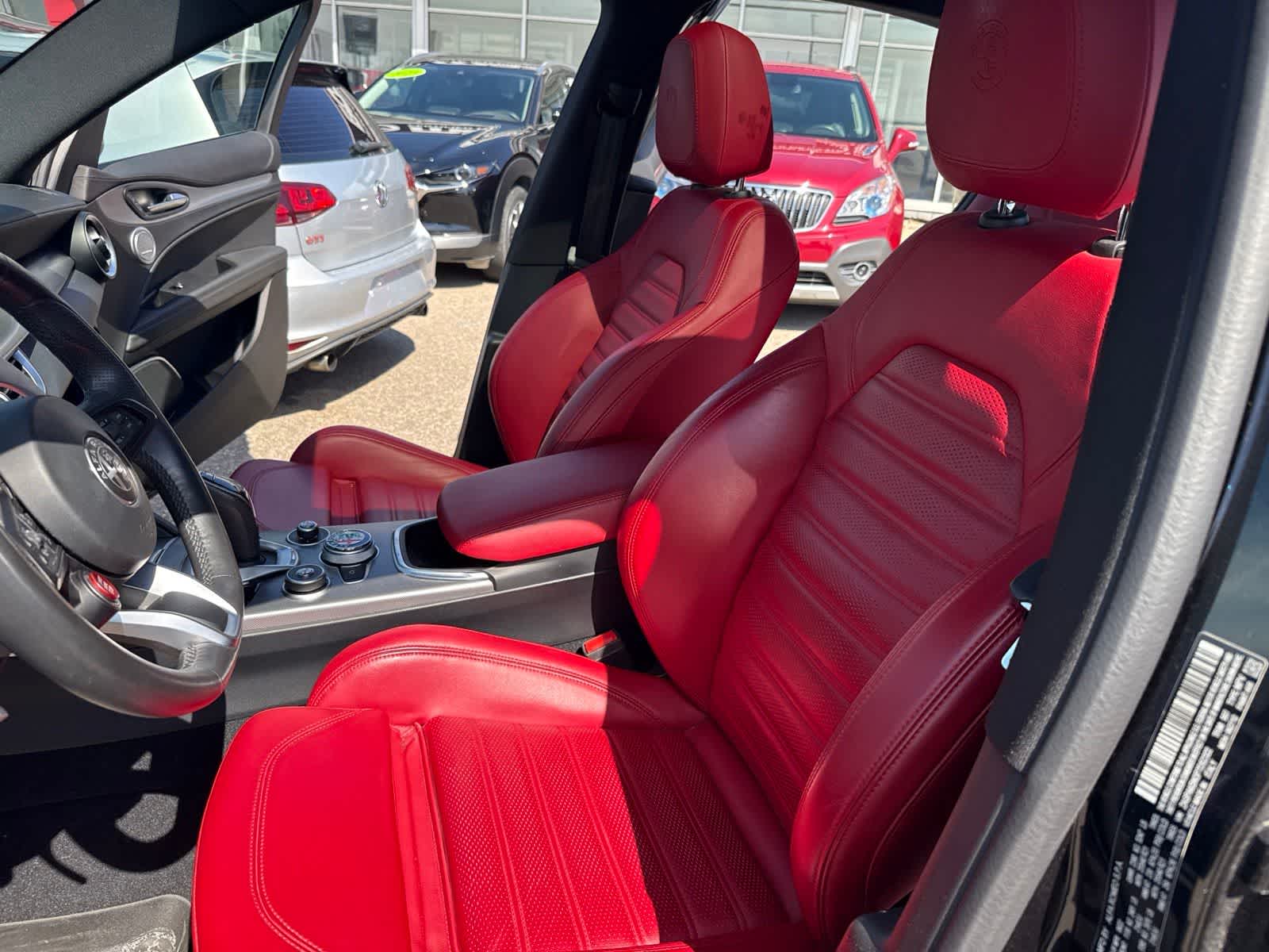 Thumbnail: 2023 Alfa Romeo Stelvio - 14