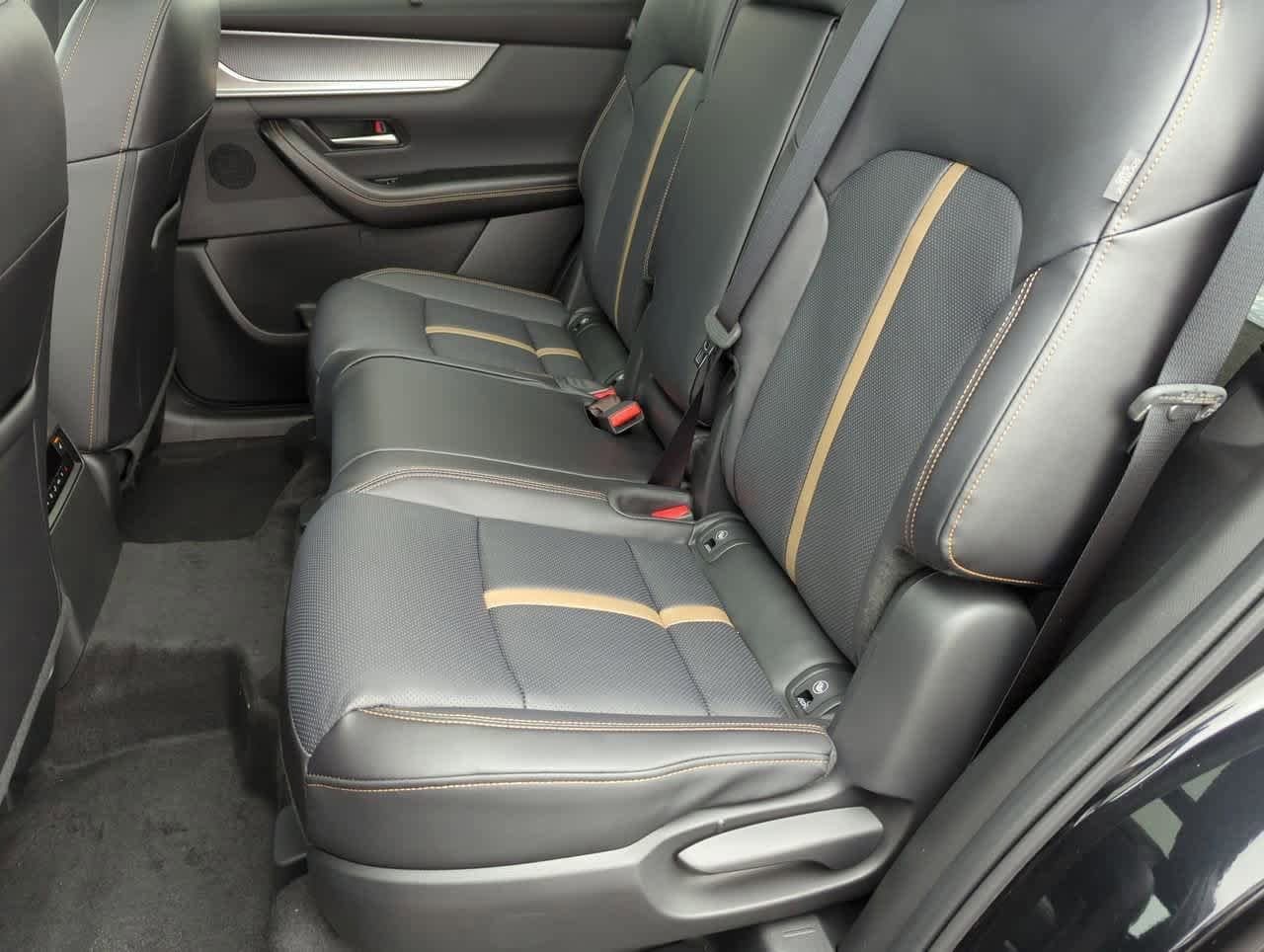 Thumbnail: 2025 Mazda CX-70 - 18