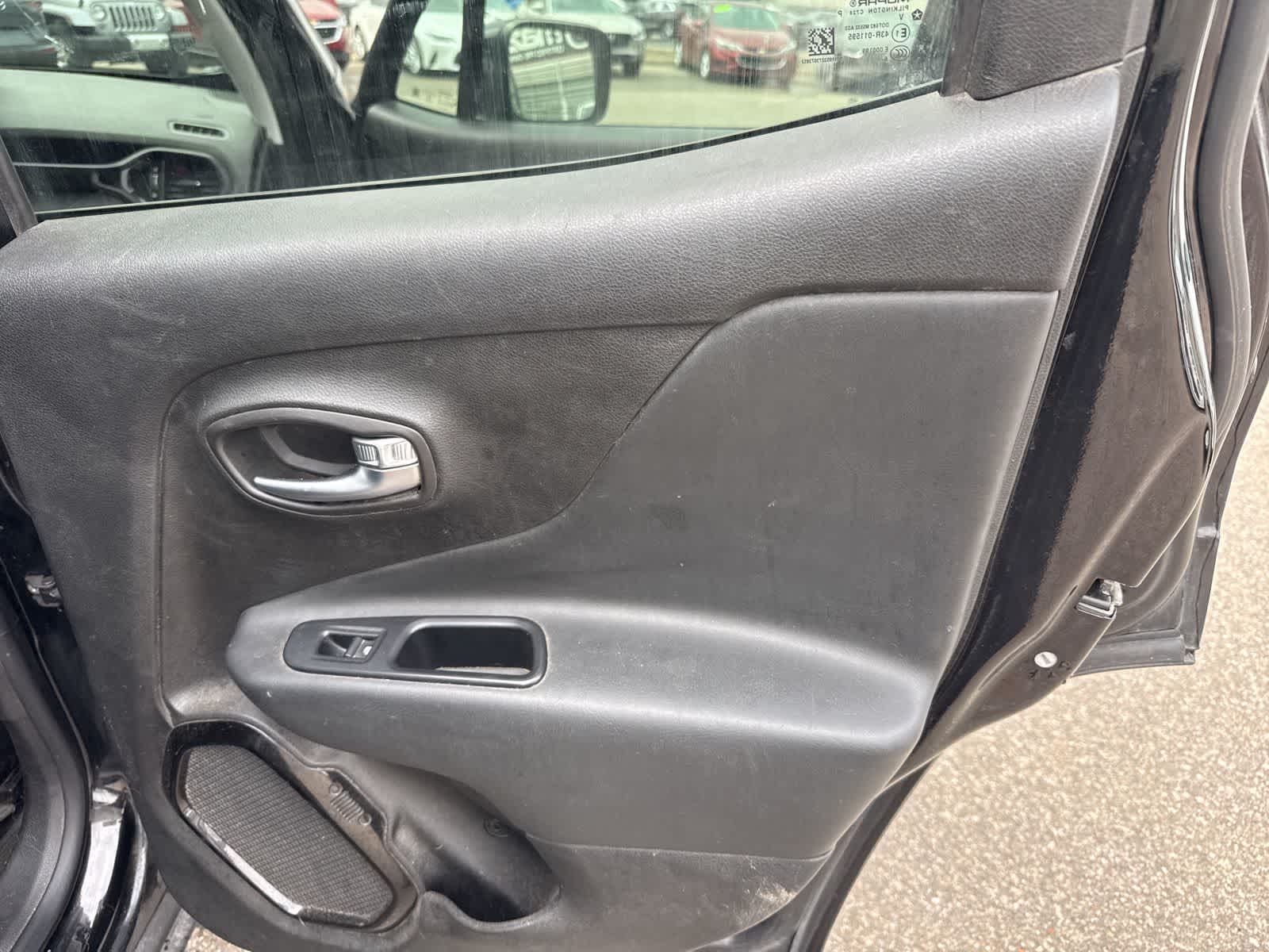 Thumbnail: 2017 Jeep Renegade - 22