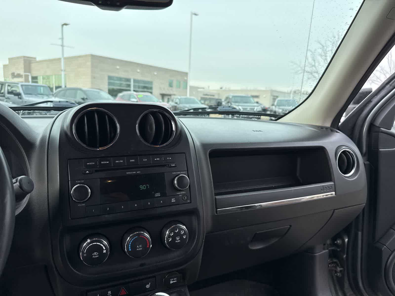 Thumbnail: 2014 Jeep Patriot - 20