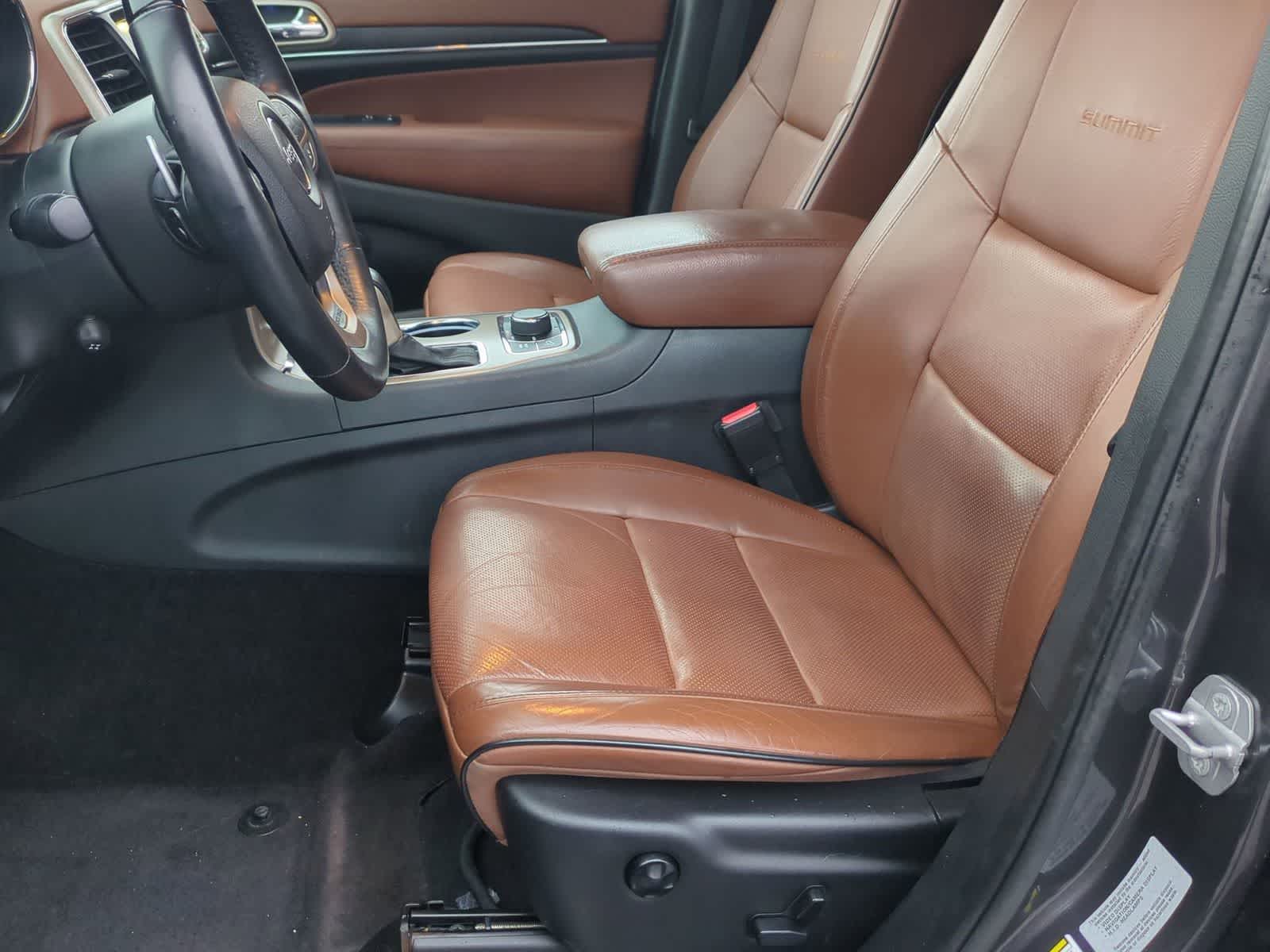 Thumbnail: 2016 Jeep Grand Cherokee - 15