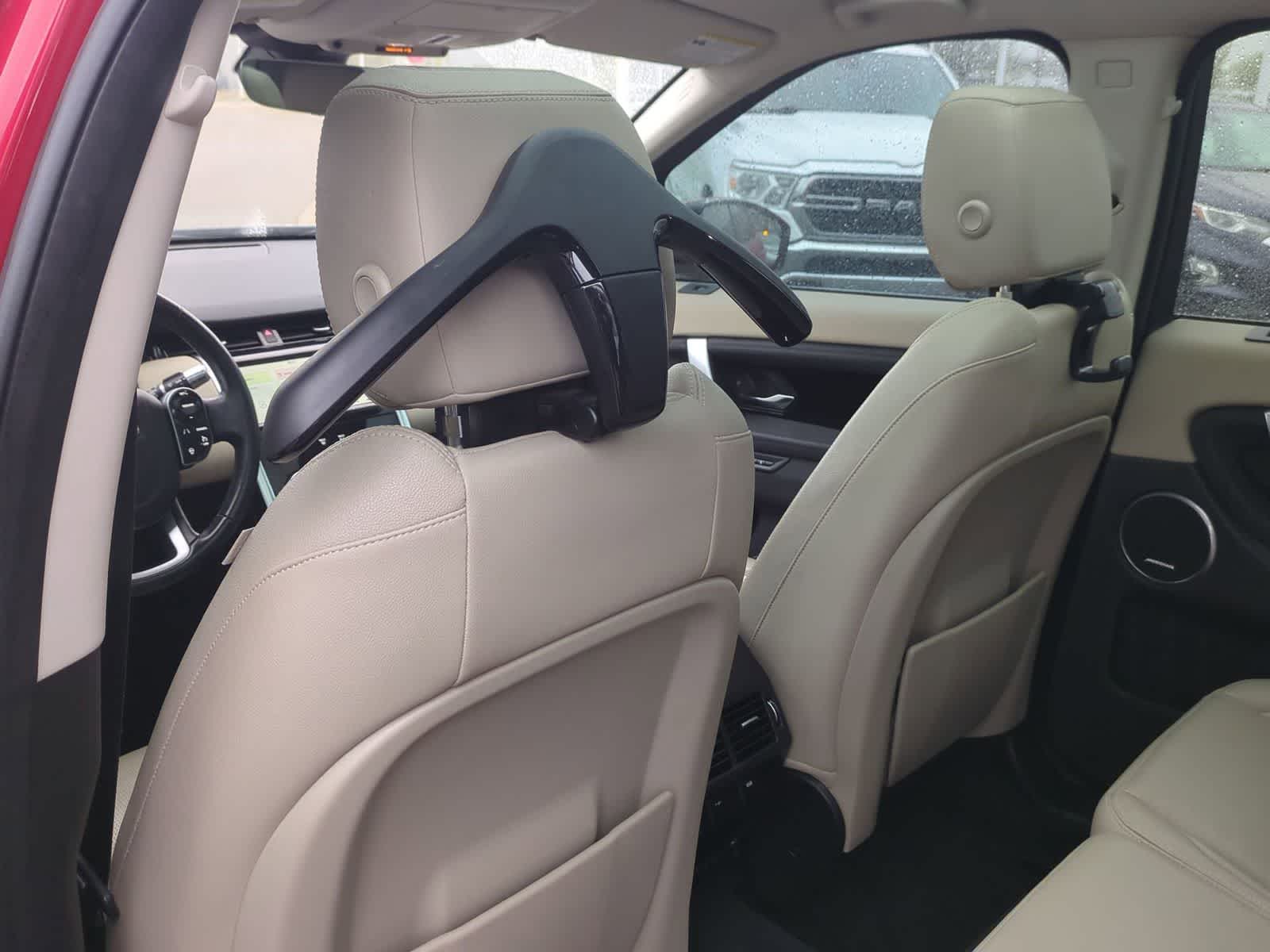 Thumbnail: 2020 Land Rover Discovery Sport - 17