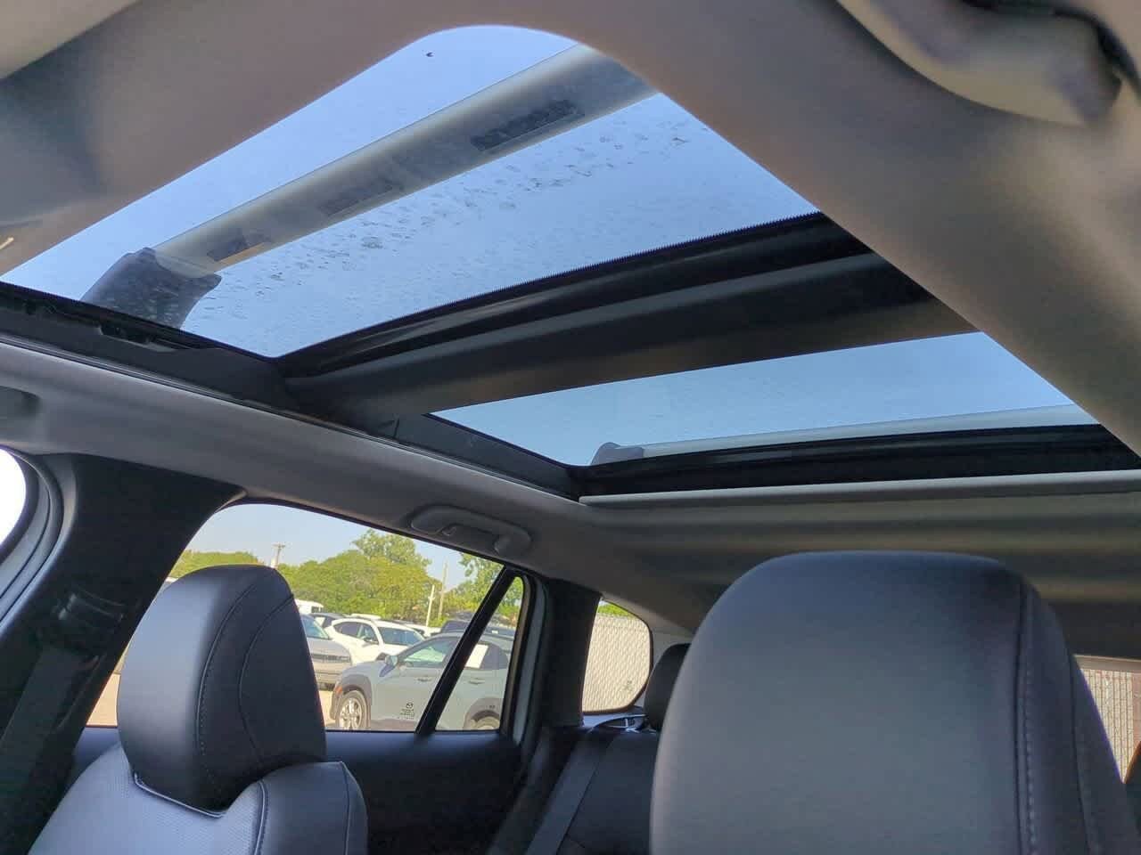 Thumbnail: 2025 Mazda CX-50 - 17