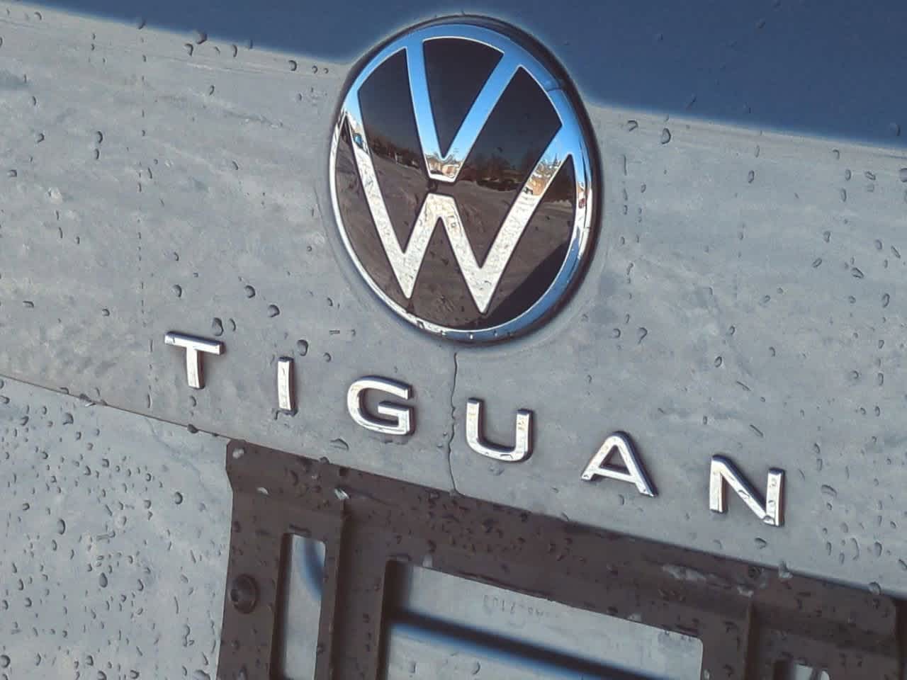 Thumbnail: 2023 Volkswagen Tiguan - 11