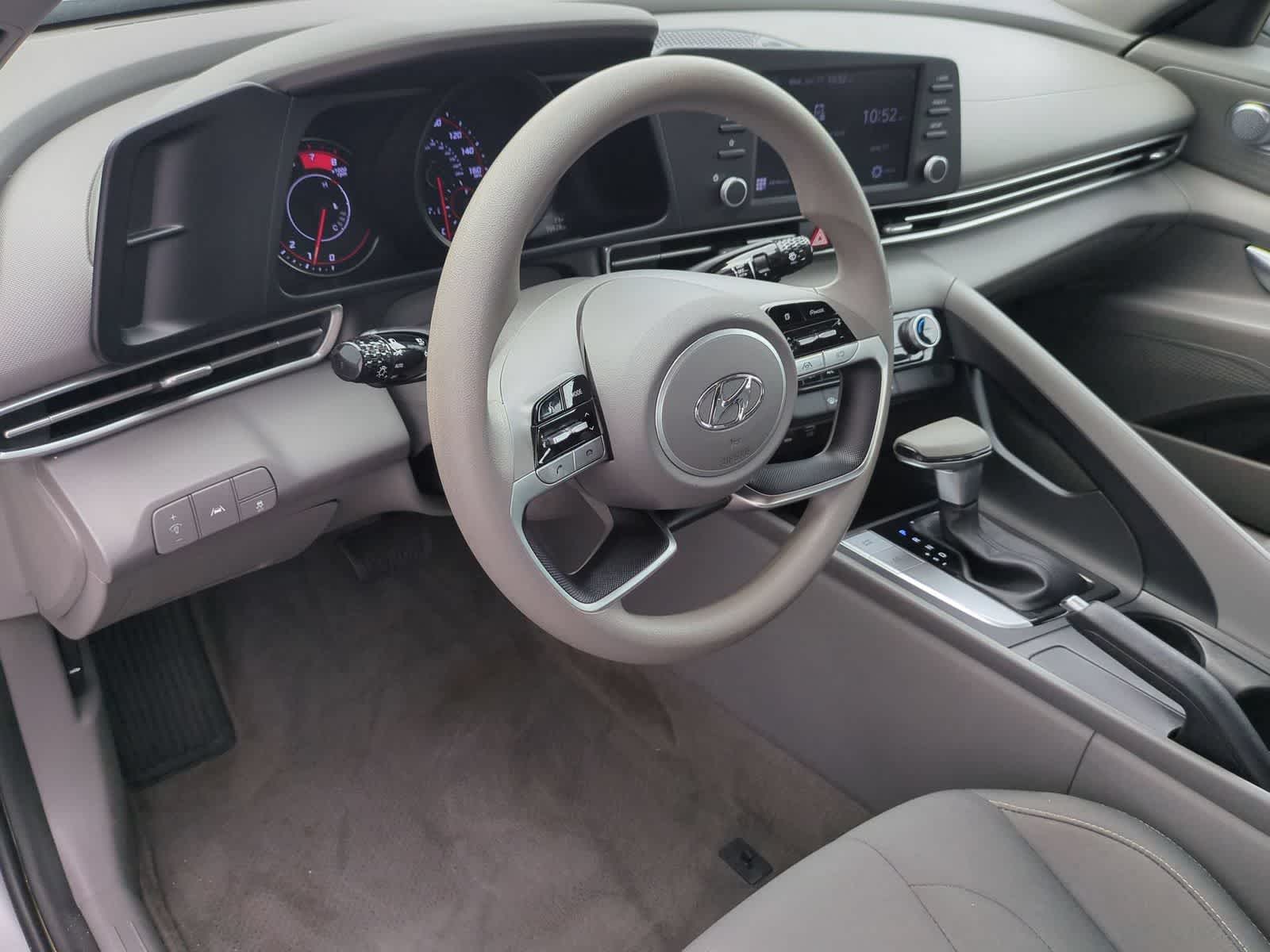 Thumbnail: 2022 Hyundai Elantra - 2