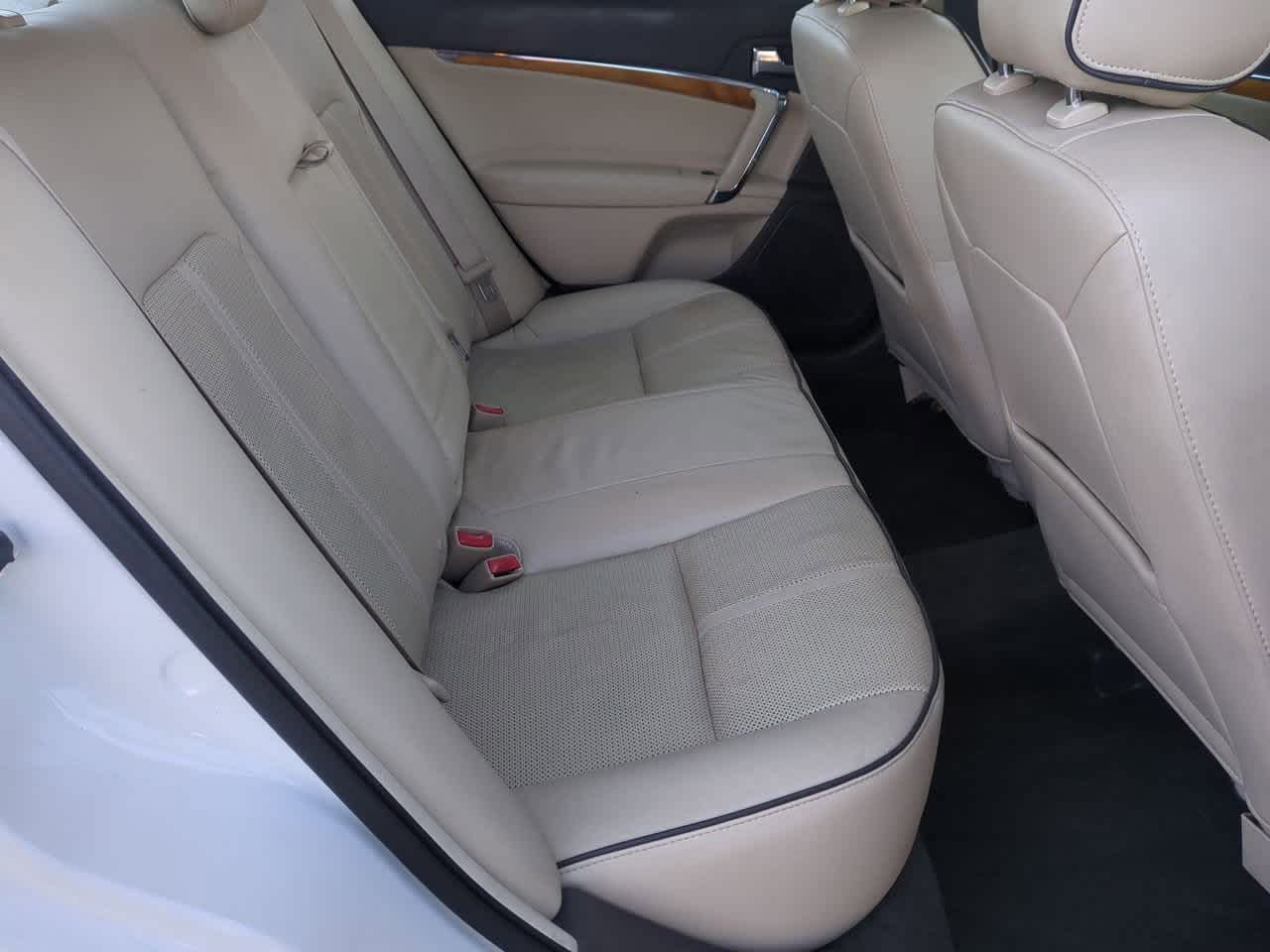 Thumbnail: 2012 Lincoln MKZ - 20