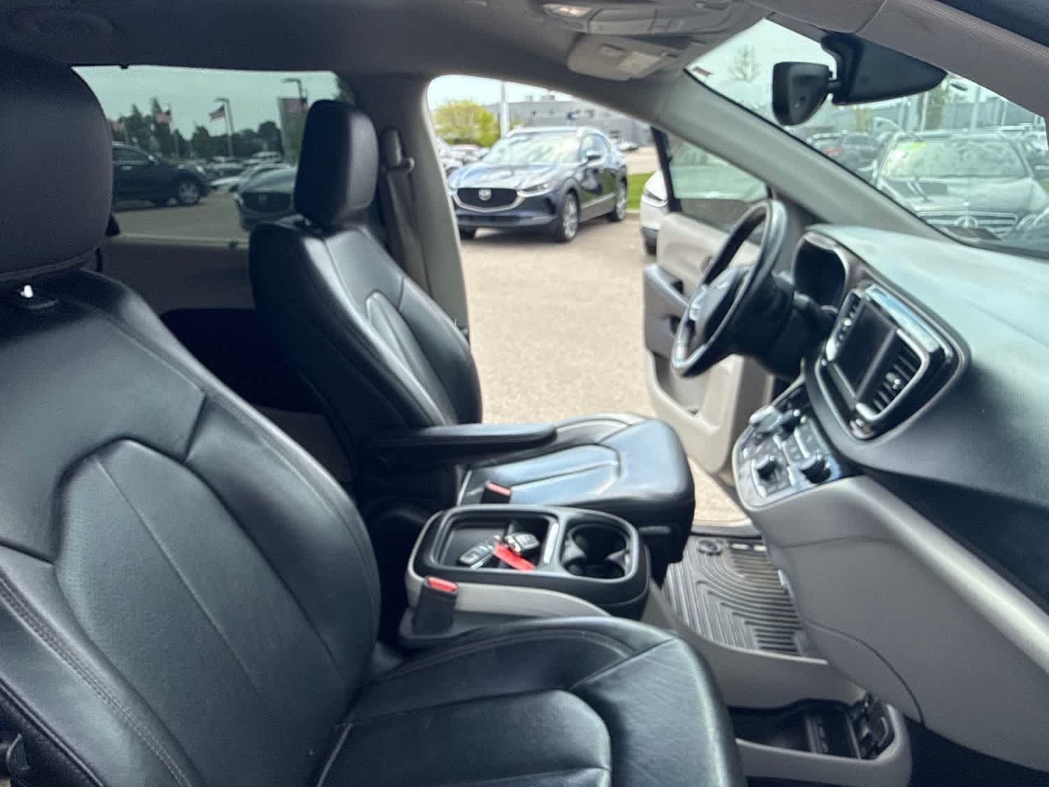 Thumbnail: 2019 Chrysler Pacifica - 26
