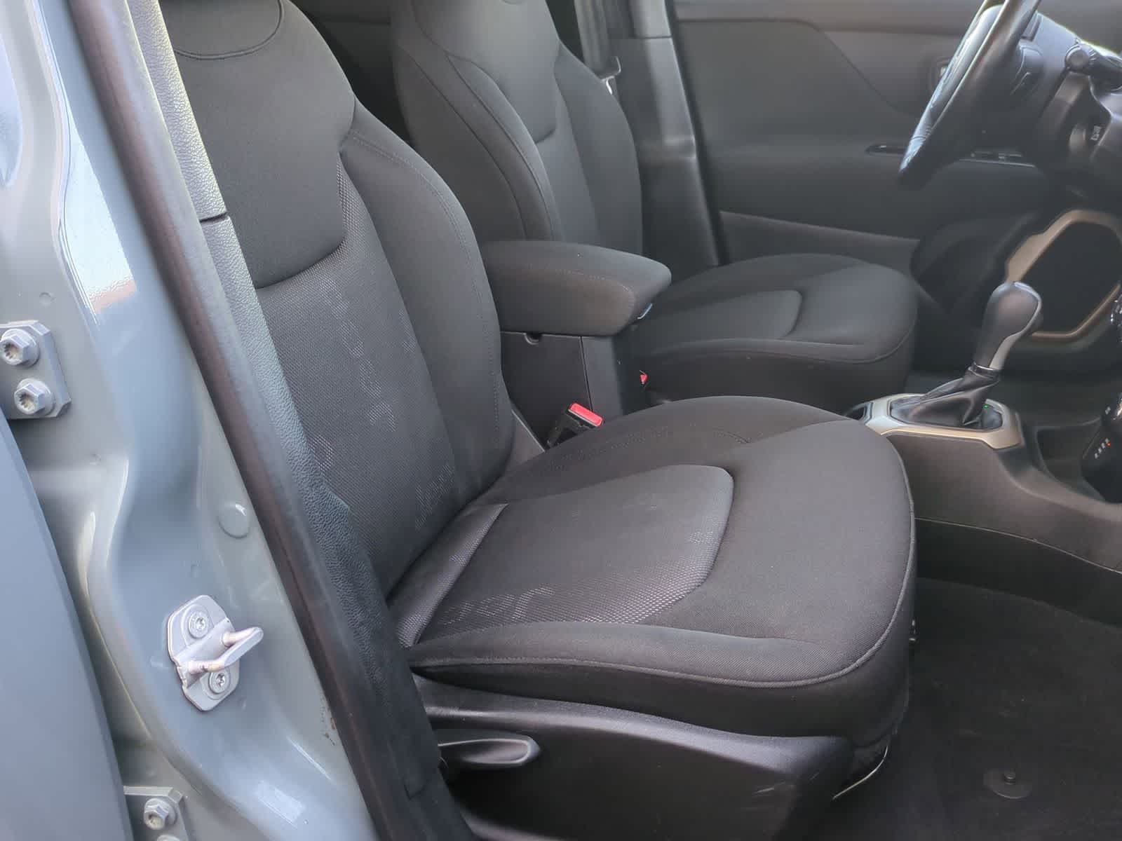 Thumbnail: 2017 Jeep Renegade - 21