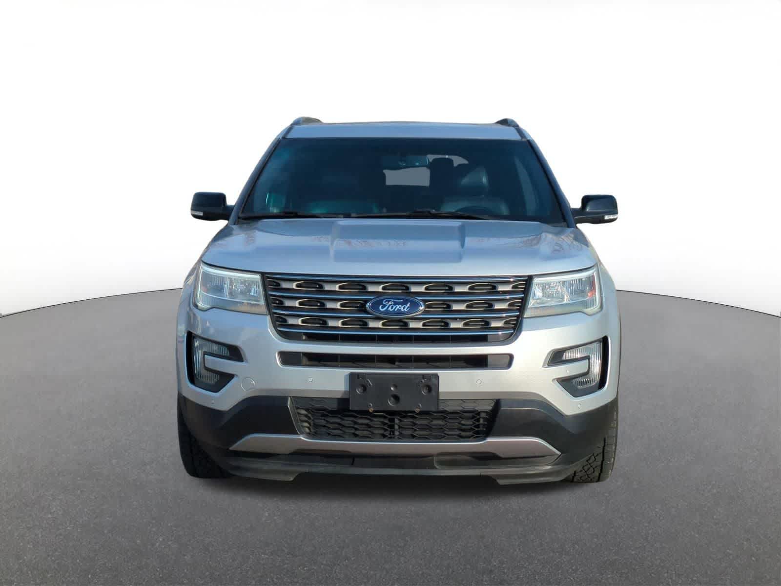 Thumbnail: 2016 Ford Explorer - 9