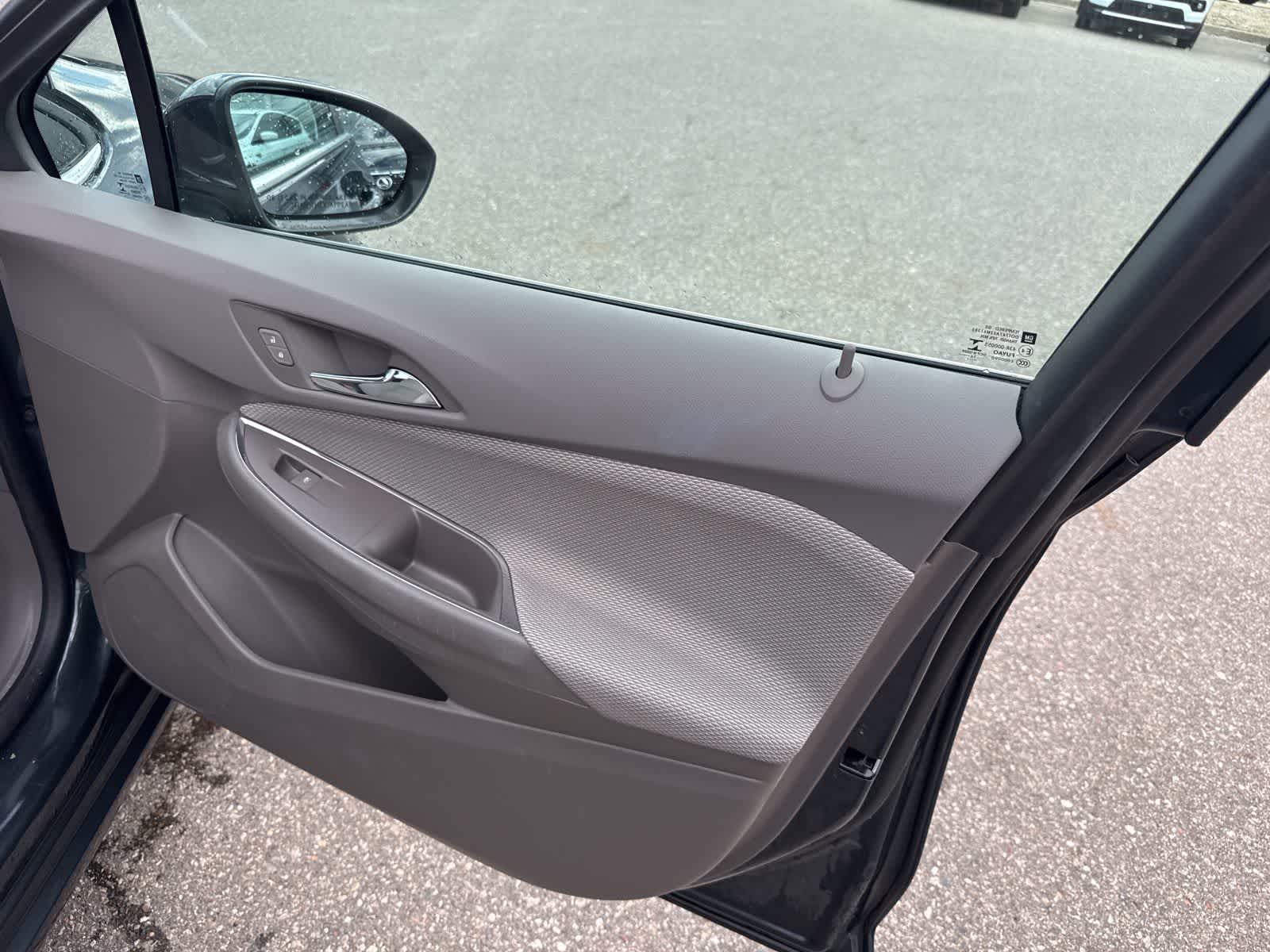 Thumbnail: 2017 Chevrolet Cruze - 27